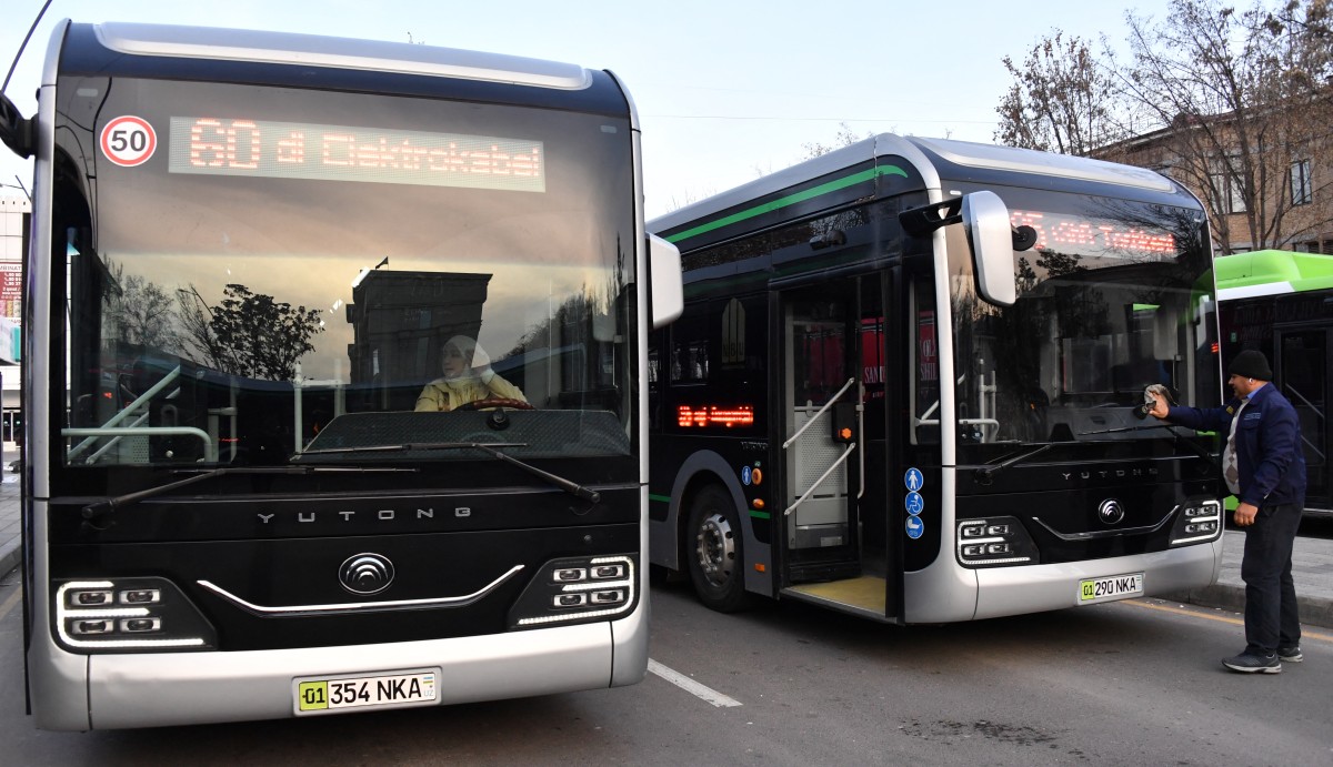 بالصور- نساء يقدن الحافلات في مشهد غير مألوف في أوزبكستان